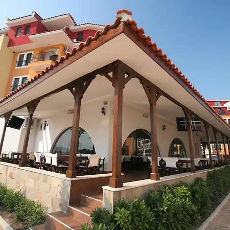 Menada In Marina Cape Апартамент