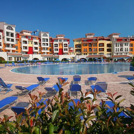 Menada In Marina Cape Равда