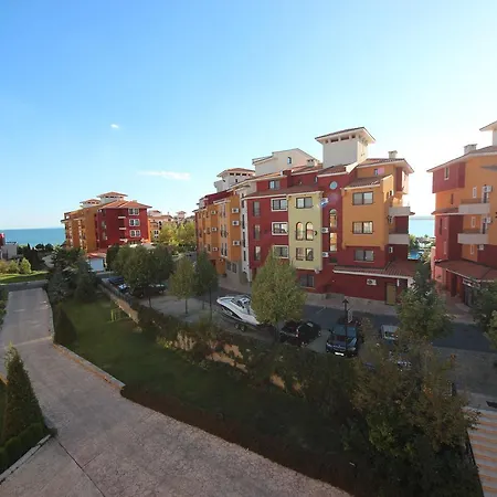 Menada In Marina Cape Апартамент *